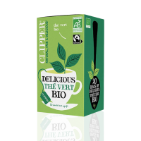 Une boîte de thé vert bio Clipper de 20 sachets.